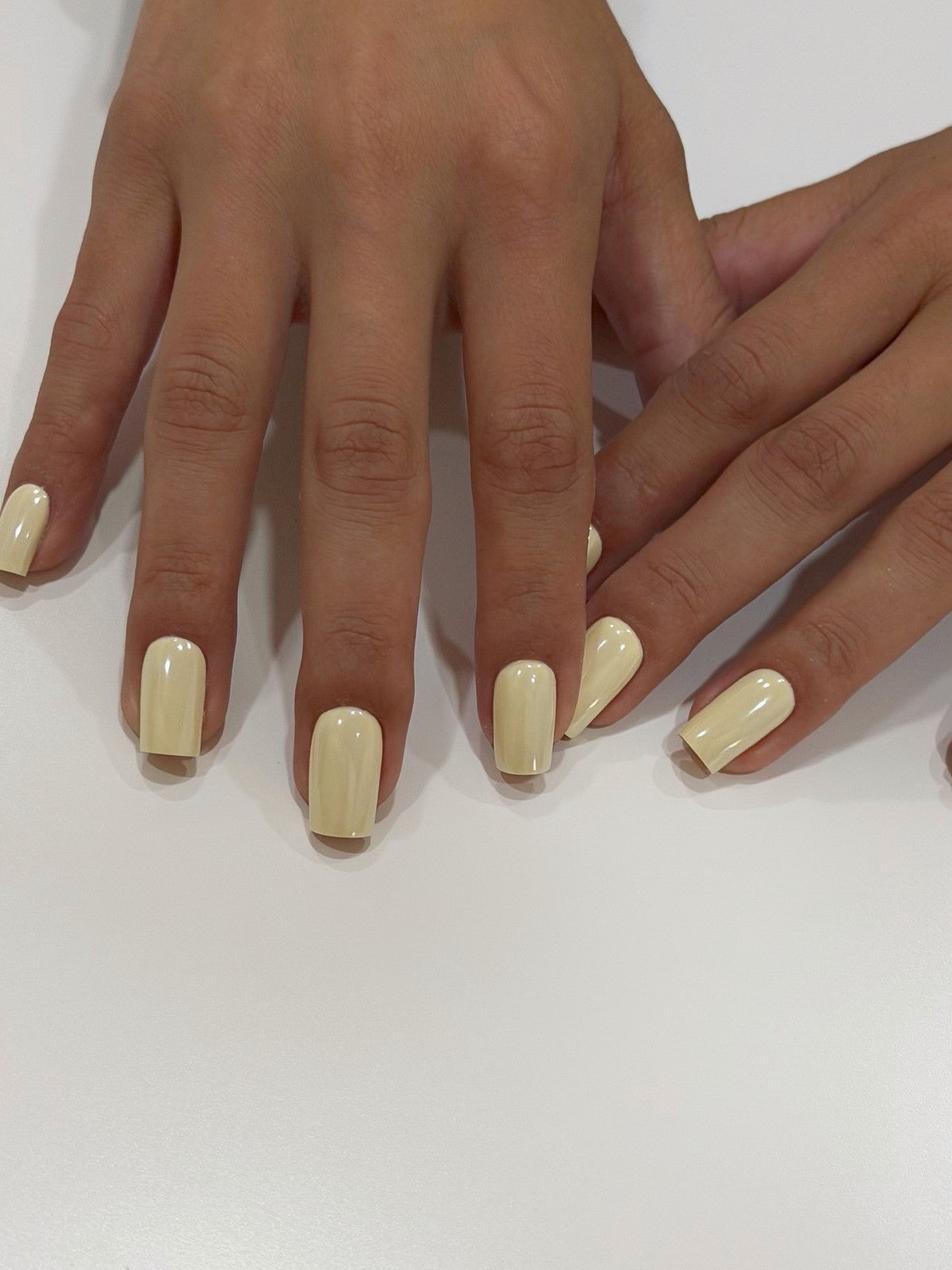 Маникюр весны 2026, который выглядит дорого: 7 оттенков сезона