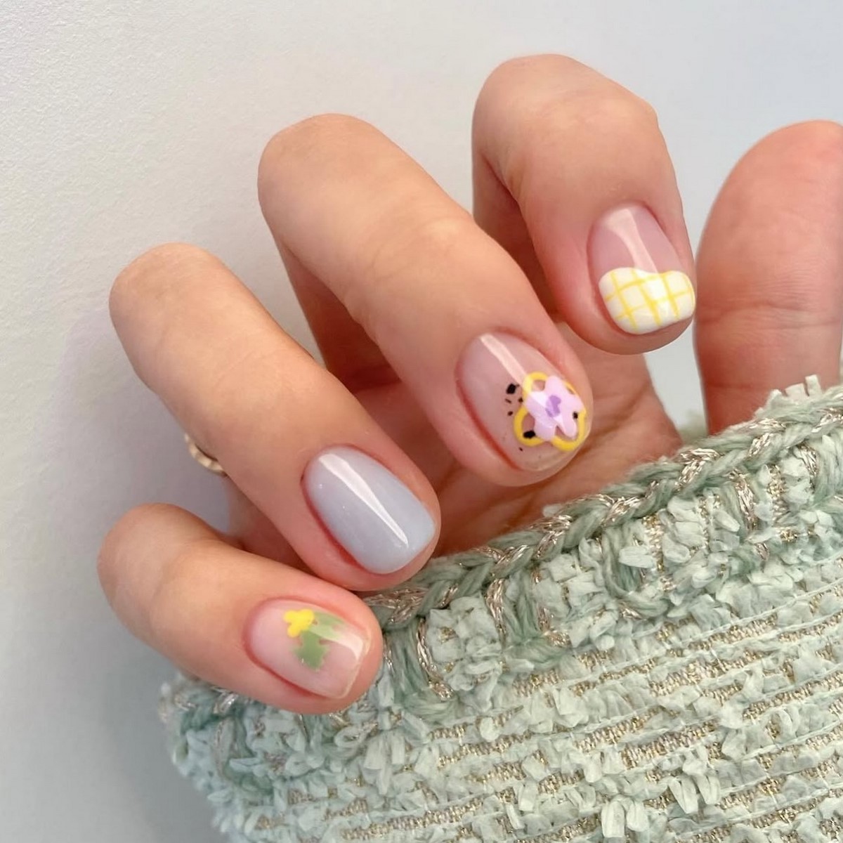 Желтый маникюр весны 2026: масло, солнце и стиль