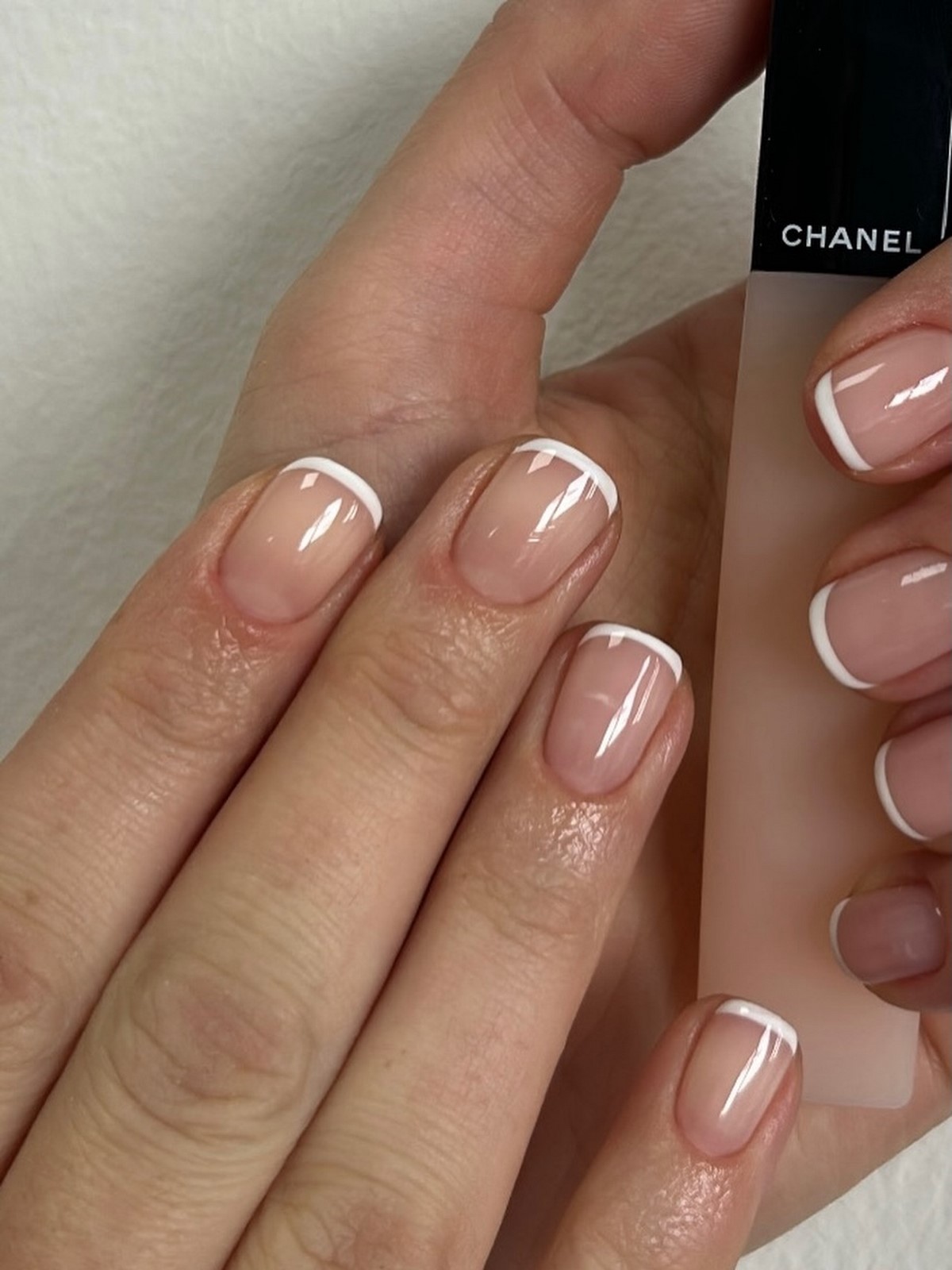 Микрофренч весны 2026: самый аккуратный маникюр сезона