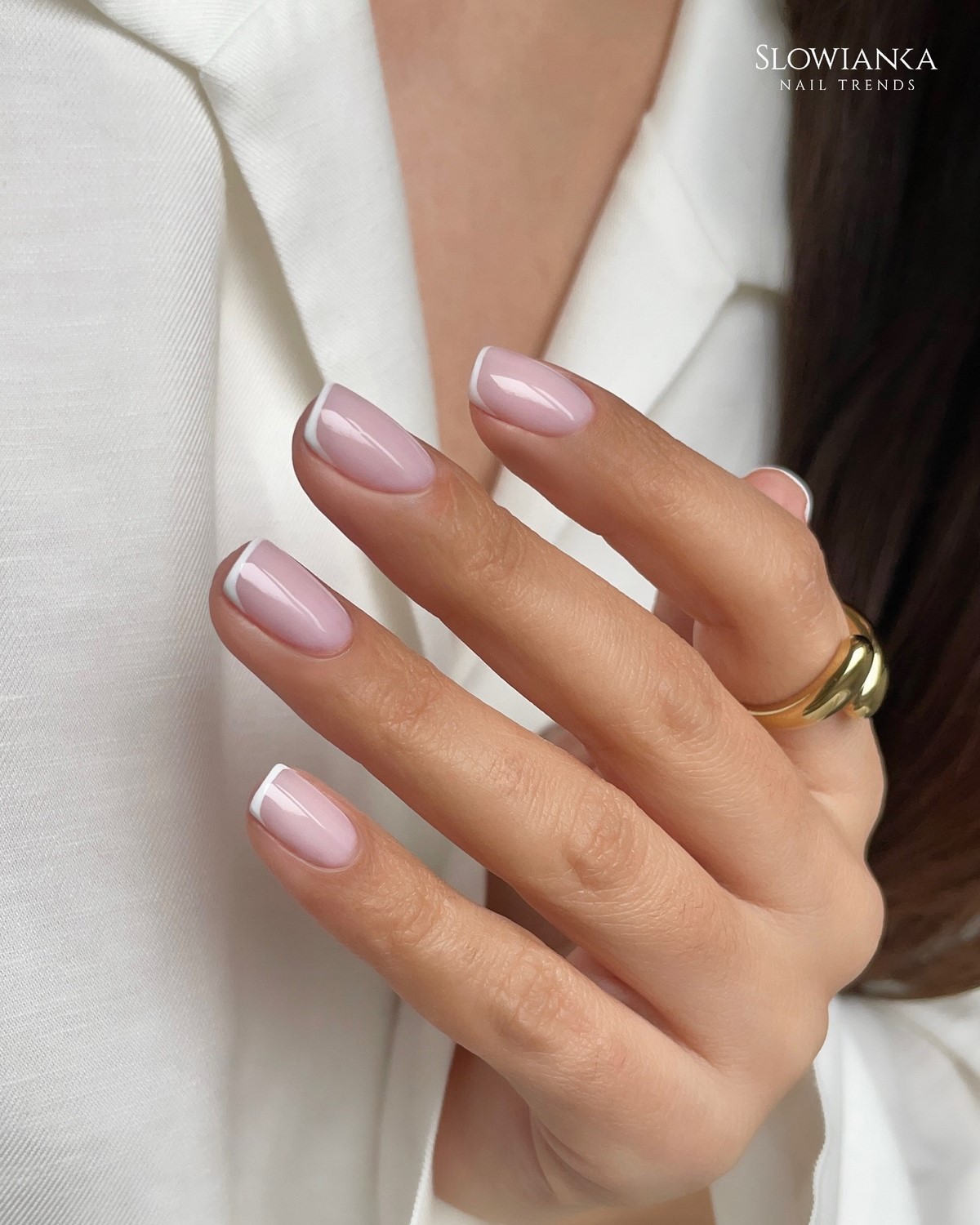 Микрофренч весны 2026: самый аккуратный маникюр сезона