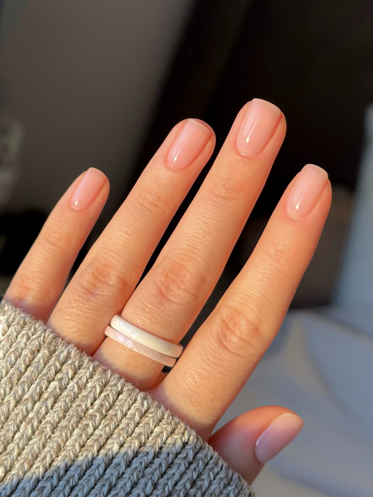 Мыльный маникюр весны 2026: эффект чистых ногтей в моде