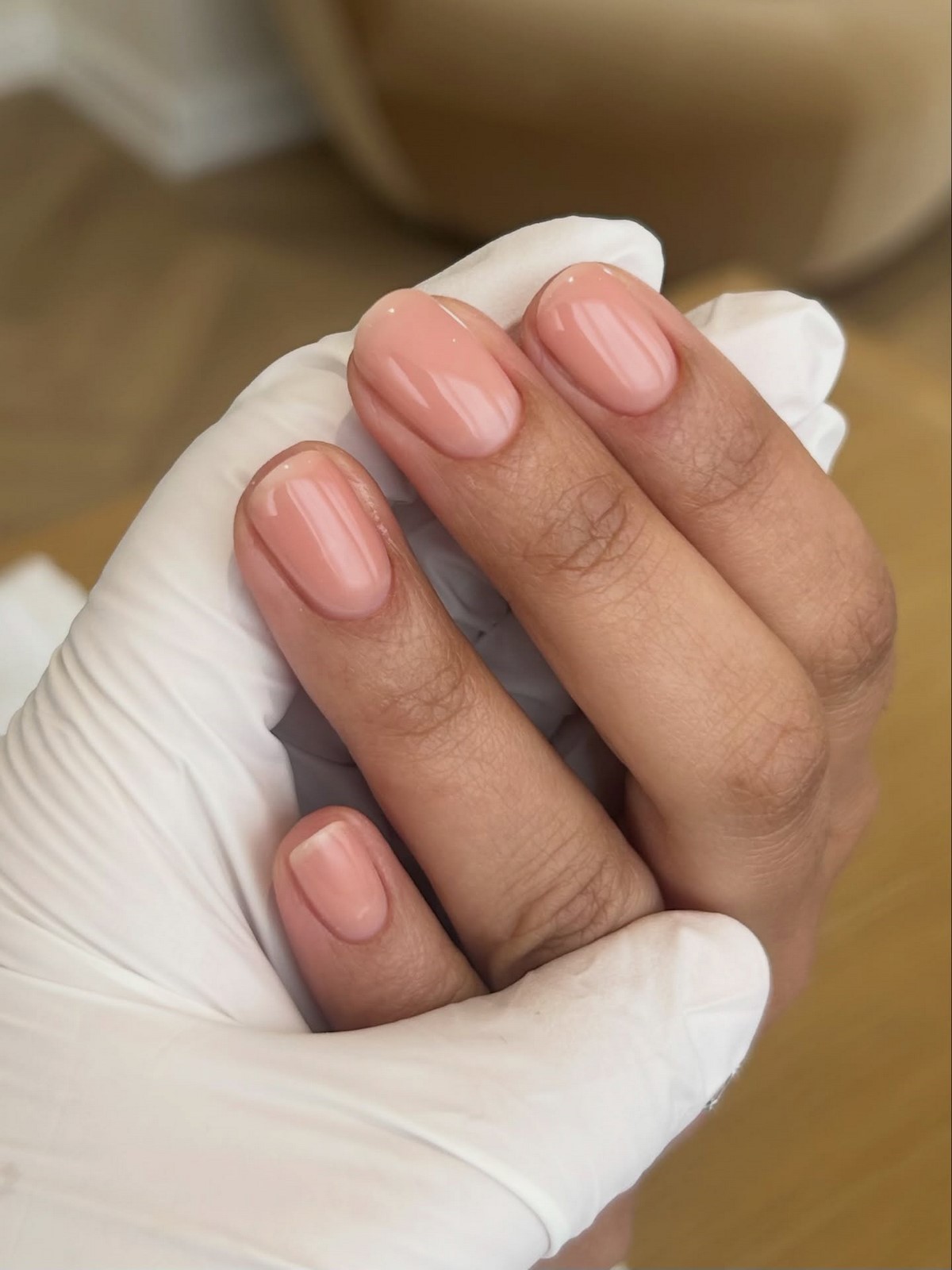 Мыльный маникюр весны 2026: эффект чистых ногтей в моде