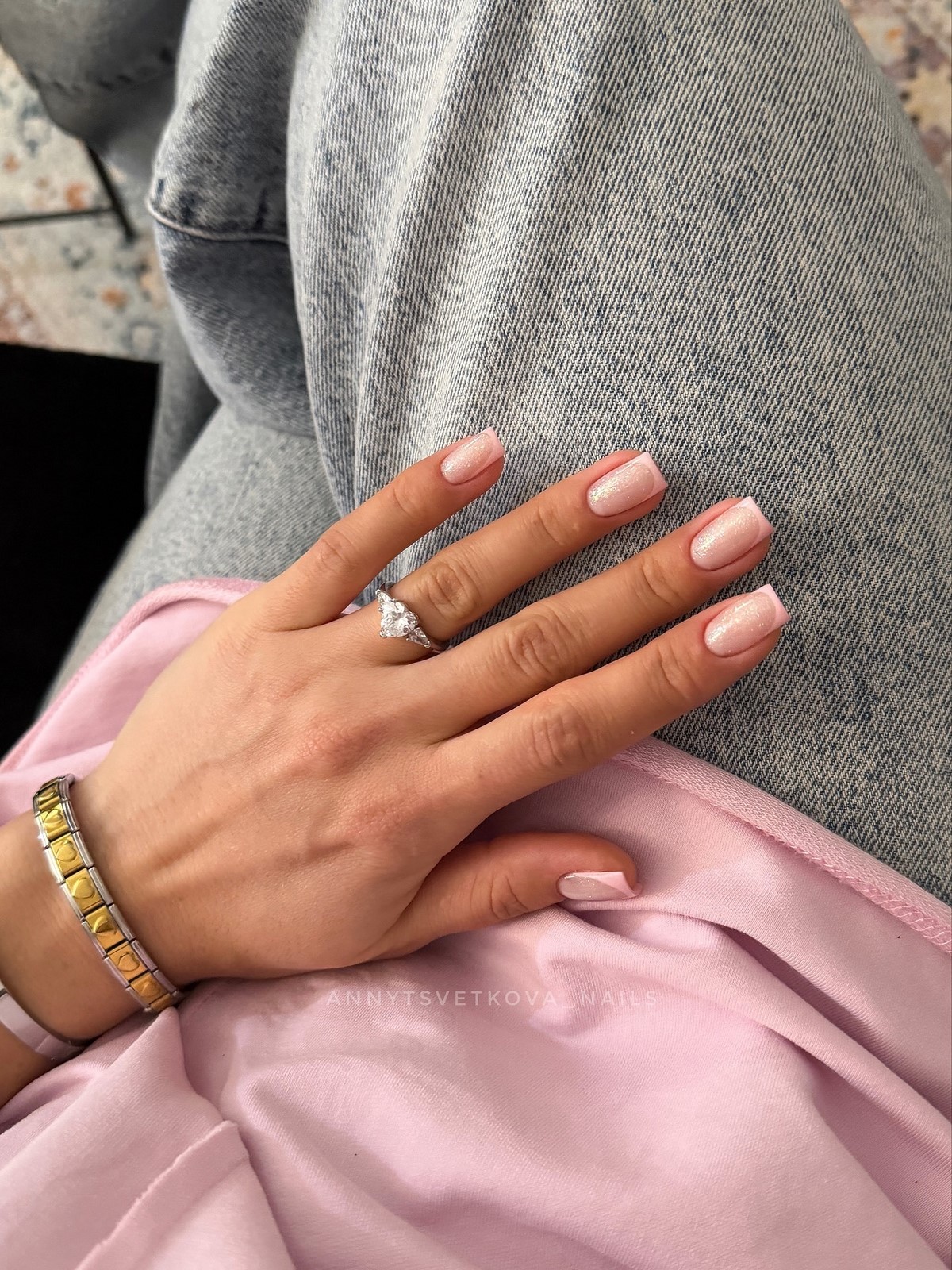 Мыльный маникюр весны 2026: эффект чистых ногтей в моде