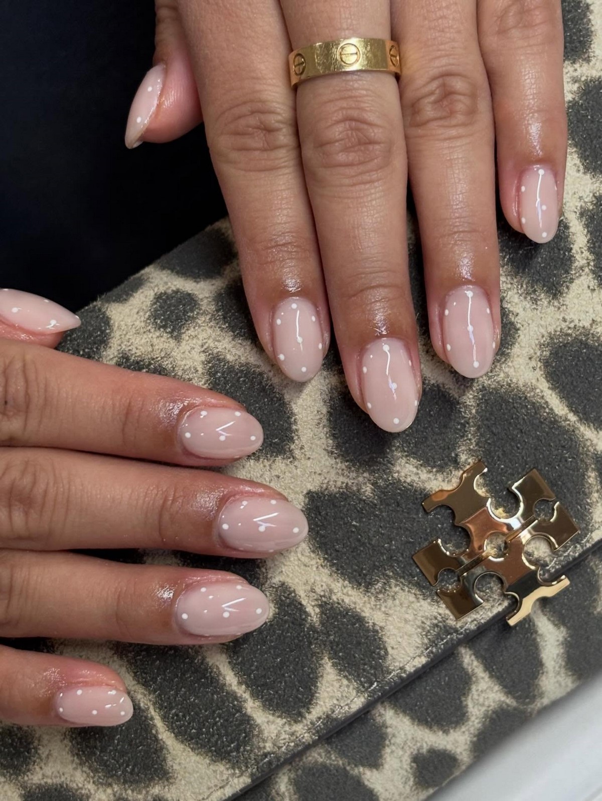 Мыльный маникюр весны 2026: эффект чистых ногтей в моде