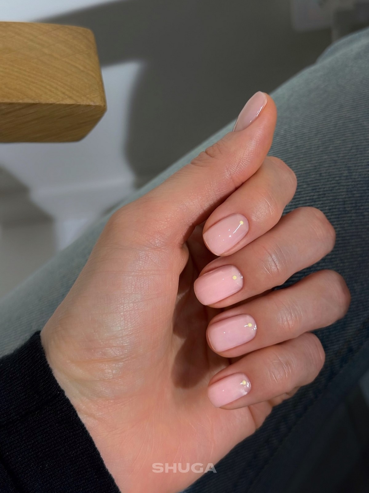 Мыльный маникюр весны 2026: эффект чистых ногтей в моде