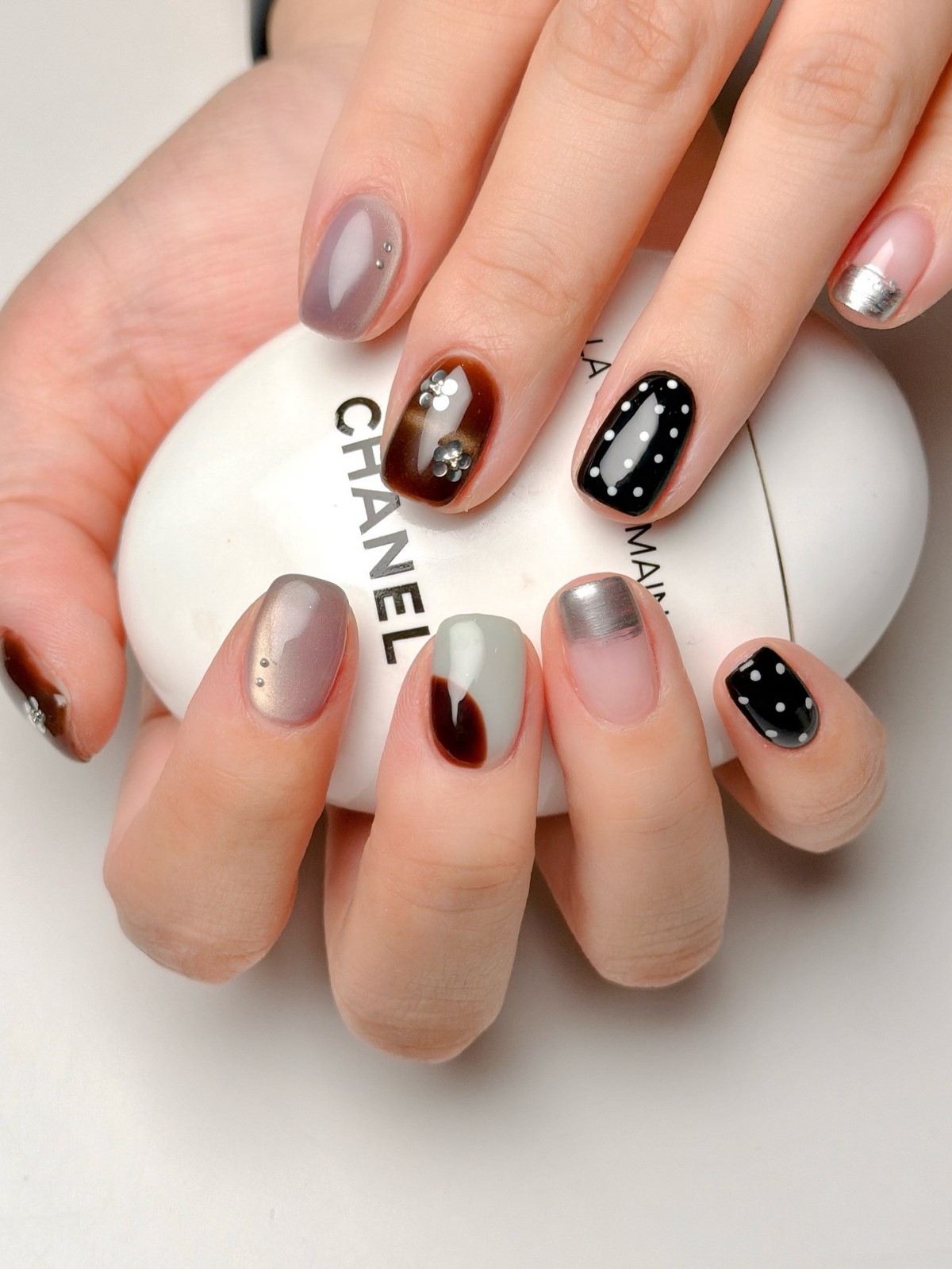 Миндаль уходит: формы ногтей 2026, которые выбирают чаще