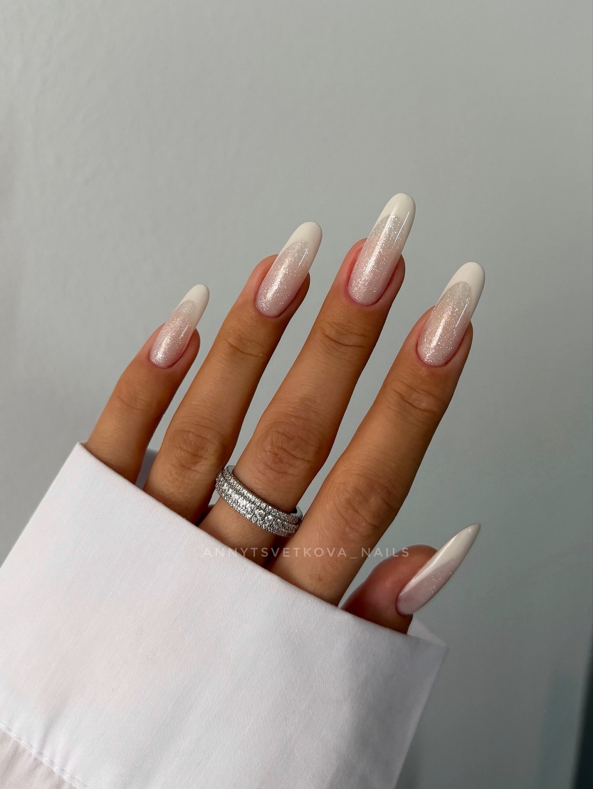 Забудьте про нюд: маникюр весны 2026, который доминирует