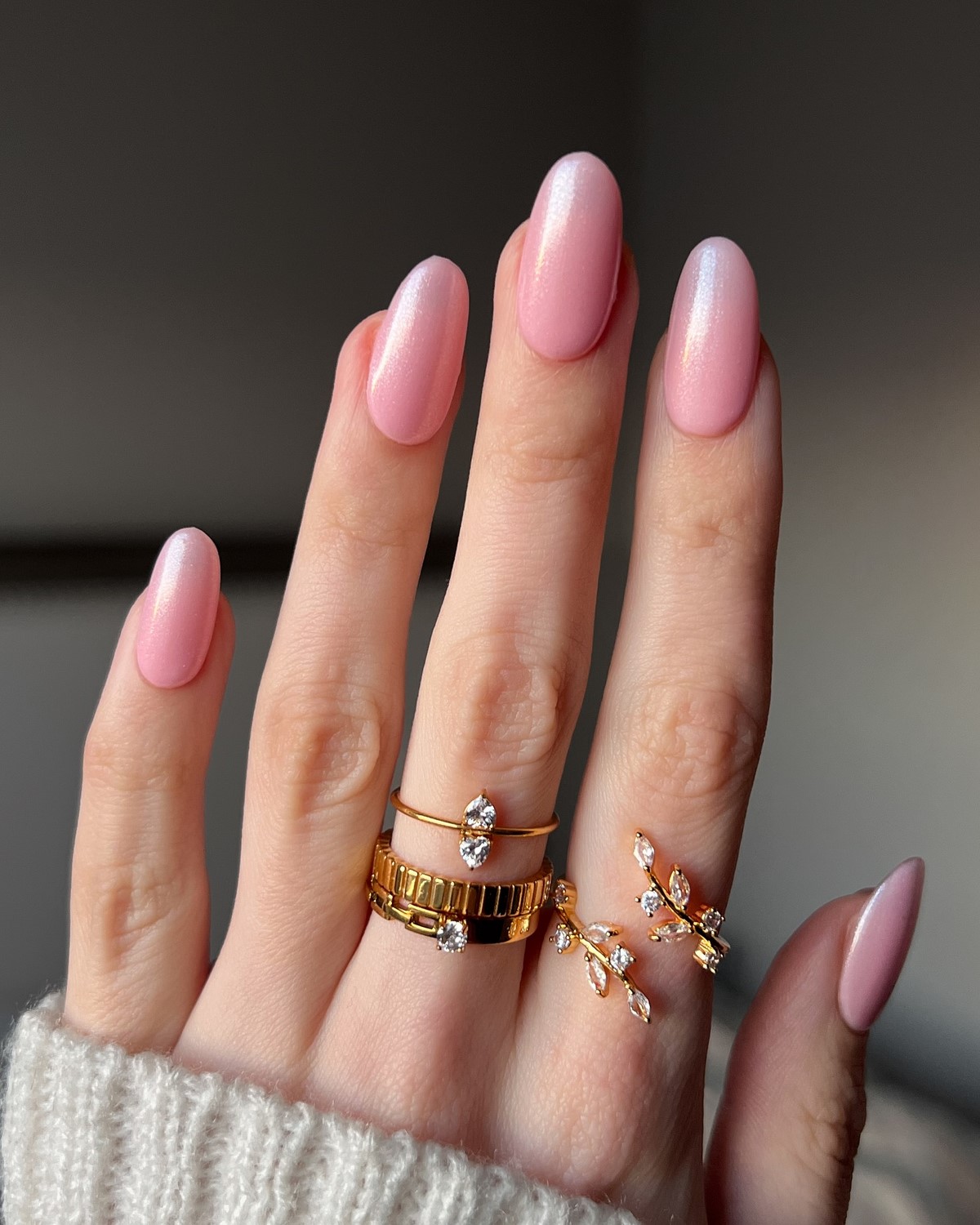 Забудьте про нюд: маникюр весны 2026, который доминирует