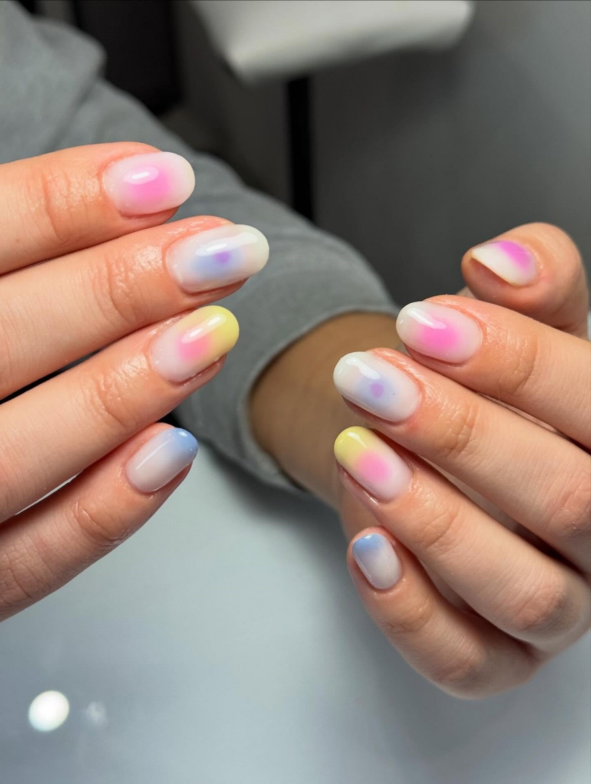 Забудьте про нюд: маникюр весны 2026, который доминирует