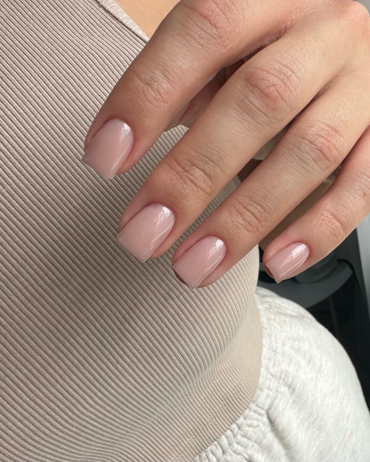 Нюд уходит: маникюр весны 2026, который выбирают чаще всего