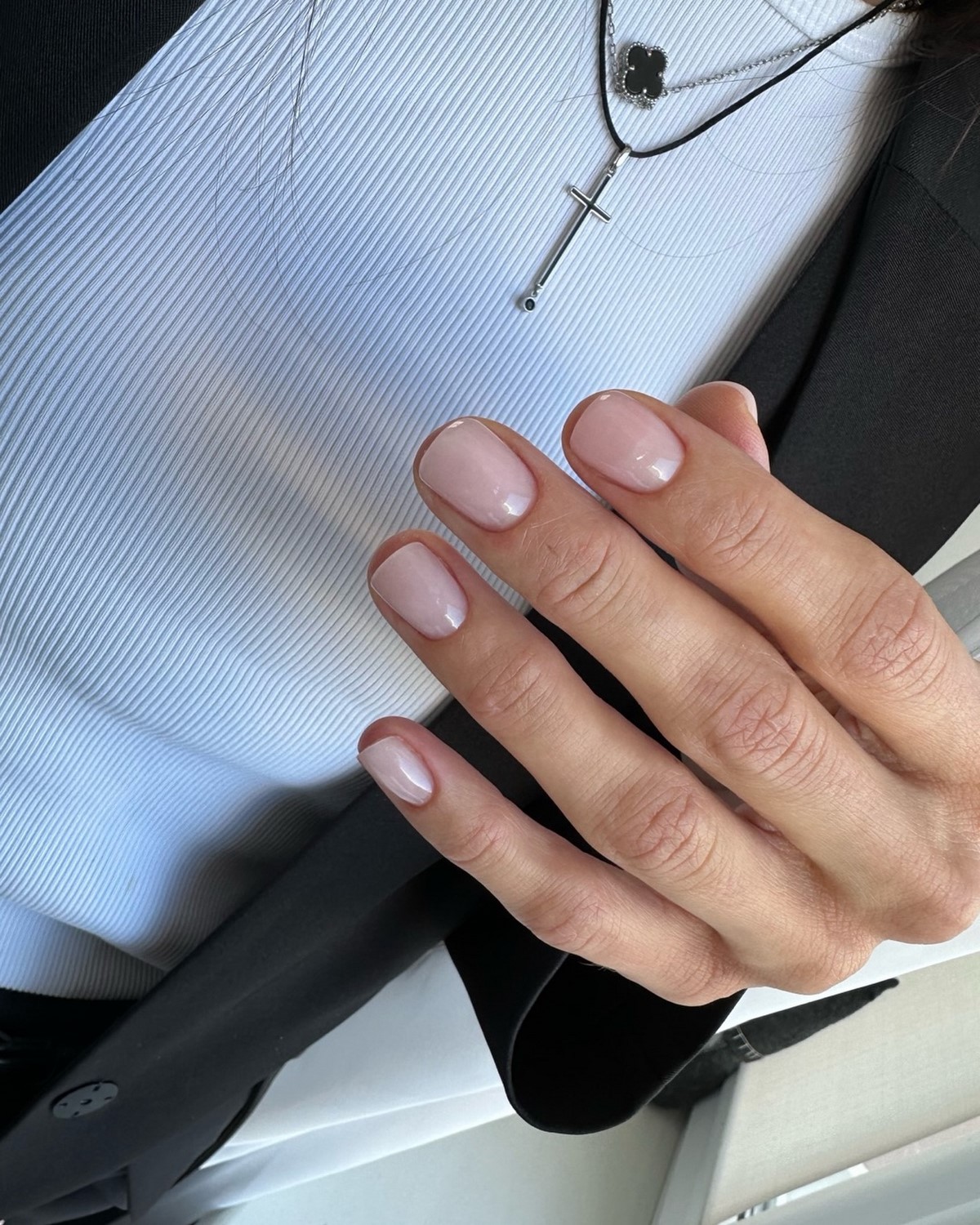 Нюд уходит: маникюр весны 2026, который выбирают чаще всего