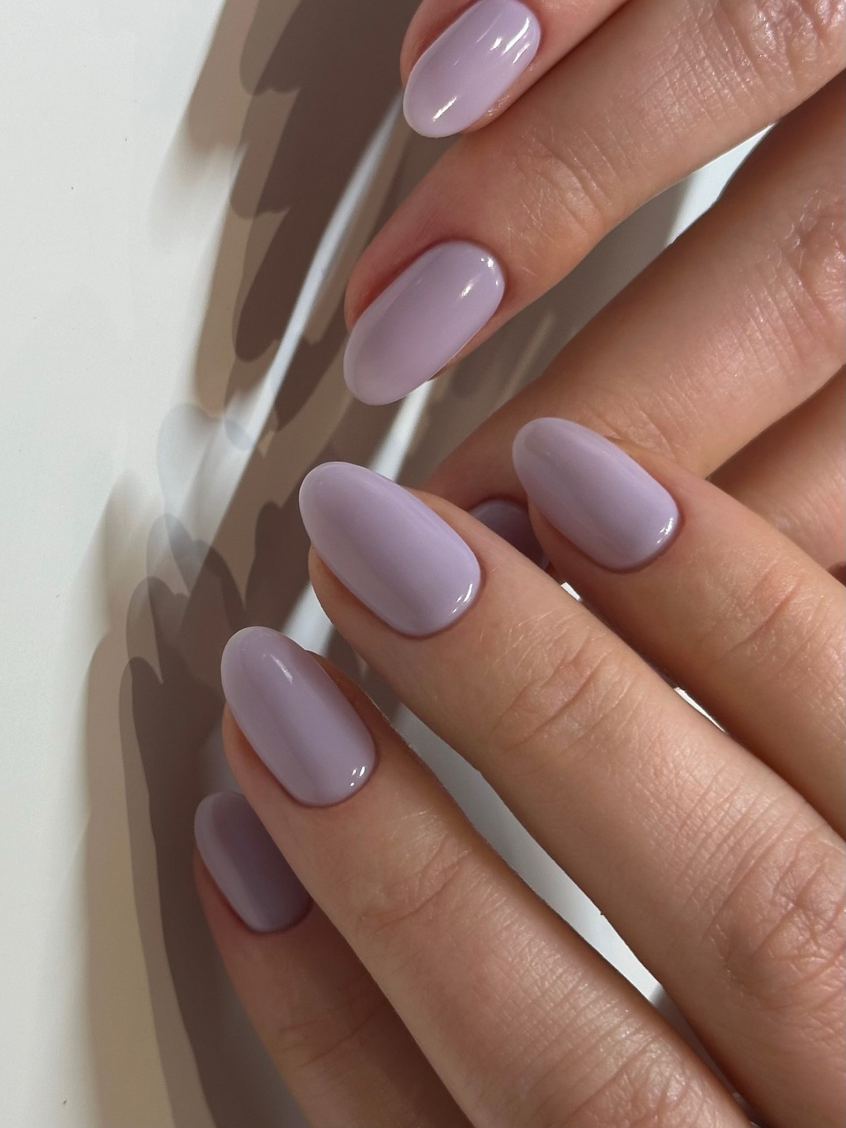 Нюд уходит: маникюр весны 2026, который выбирают чаще всего