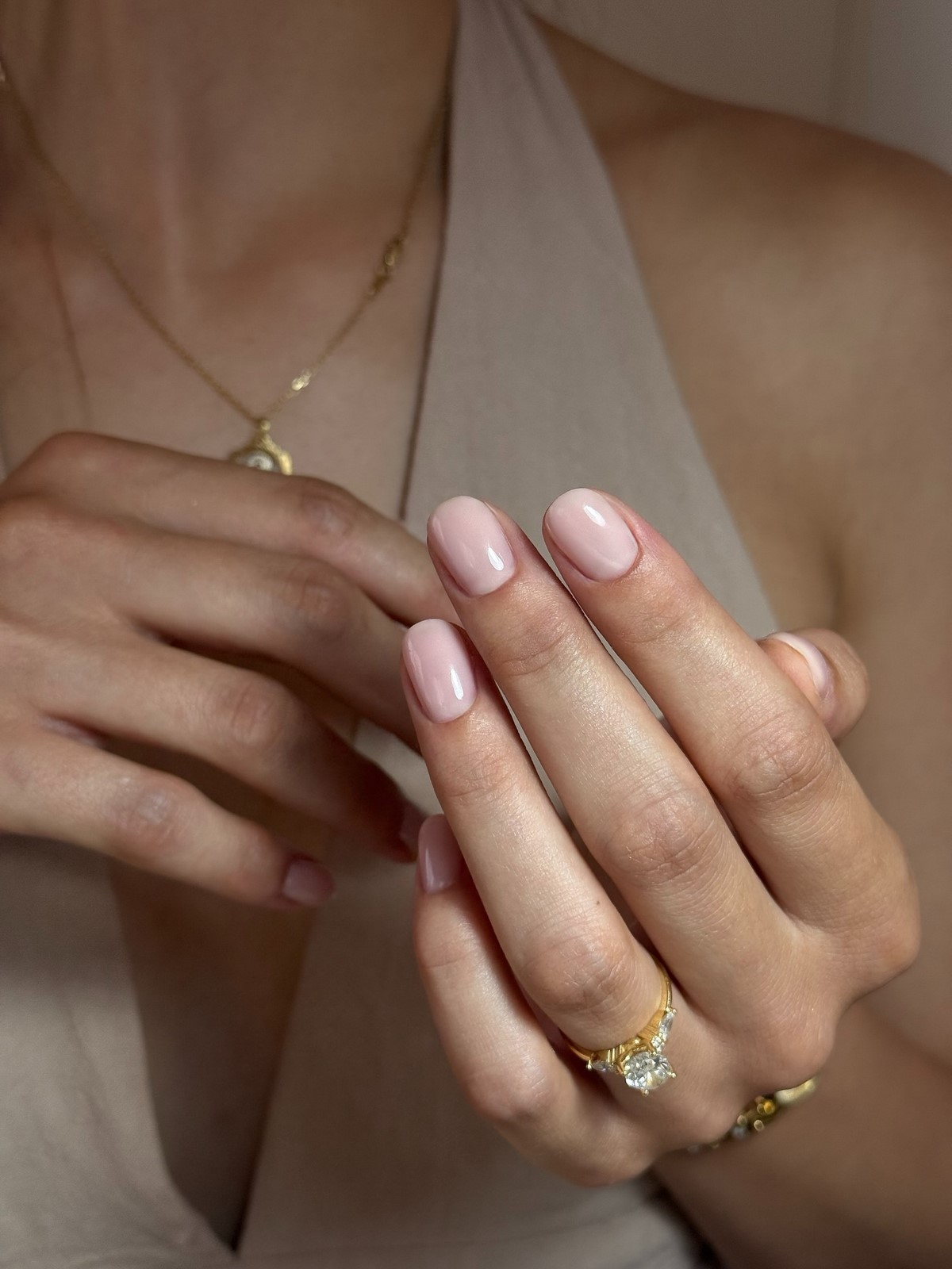 Нюд уходит: маникюр весны 2026, который выбирают чаще всего