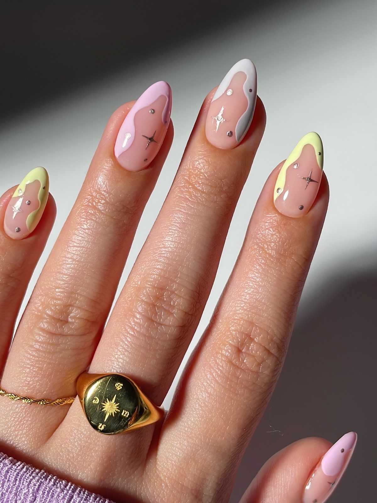 Нюд уходит: маникюр весны 2026, который выбирают чаще всего