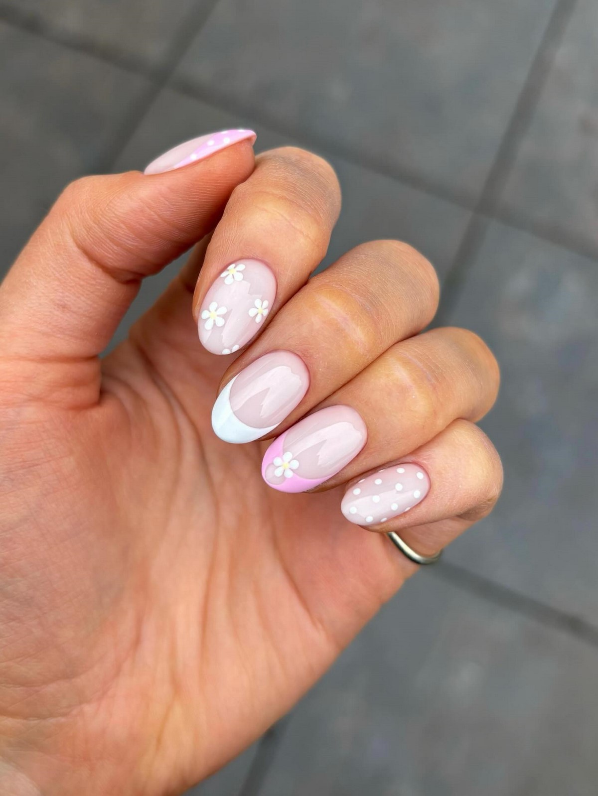 Нюд уходит: маникюр весны 2026, который выбирают чаще всего