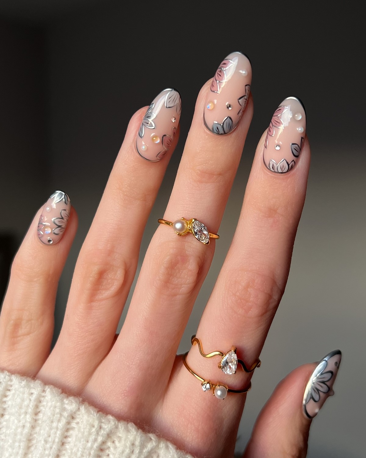 Нюдовый маникюр весны 2026: оттенки, которые носят со всем