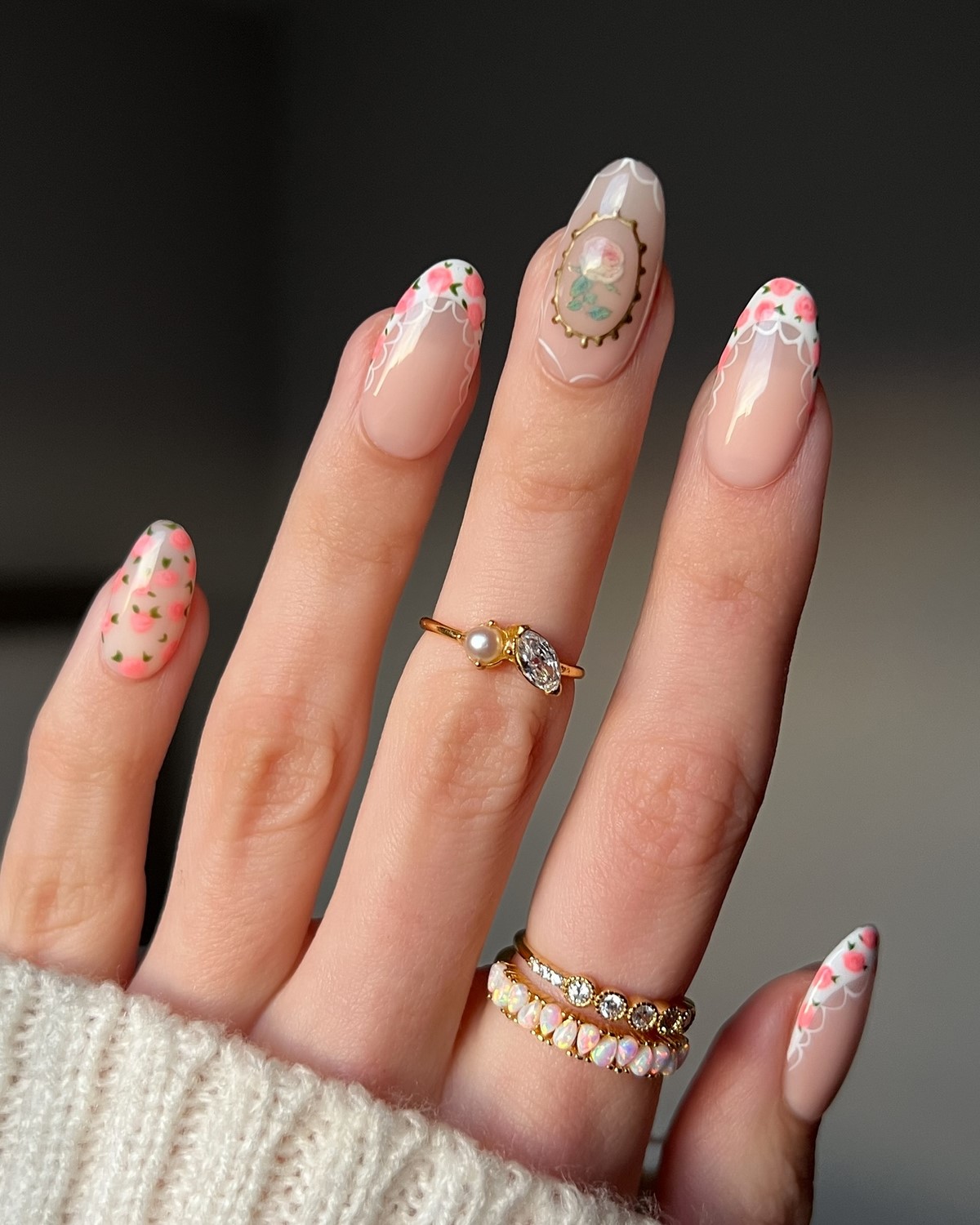 Нюдовый маникюр весны 2026: оттенки, которые носят со всем