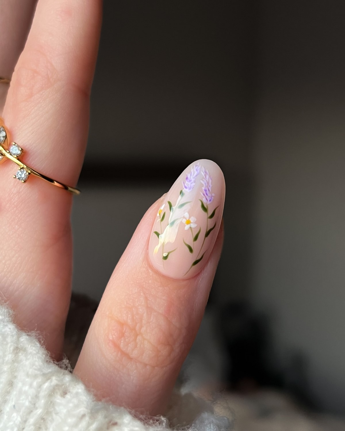 Нюдовый маникюр весны 2026: оттенки, которые носят со всем