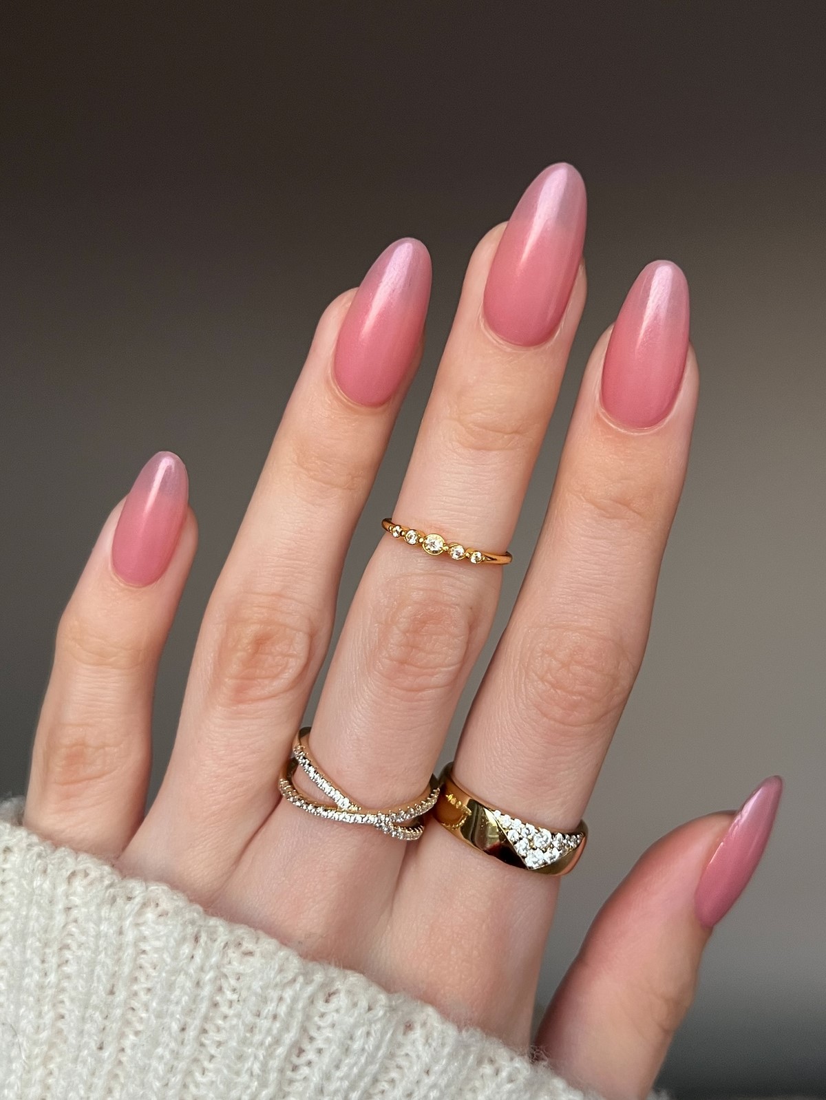 Нюдовый маникюр весны 2026: оттенки, которые носят со всем