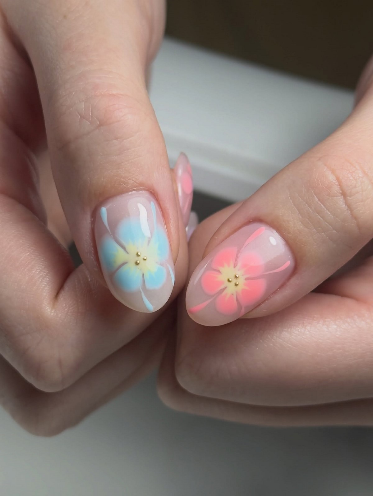 Пасхальный маникюр: стильные идеи без наивных рисунков