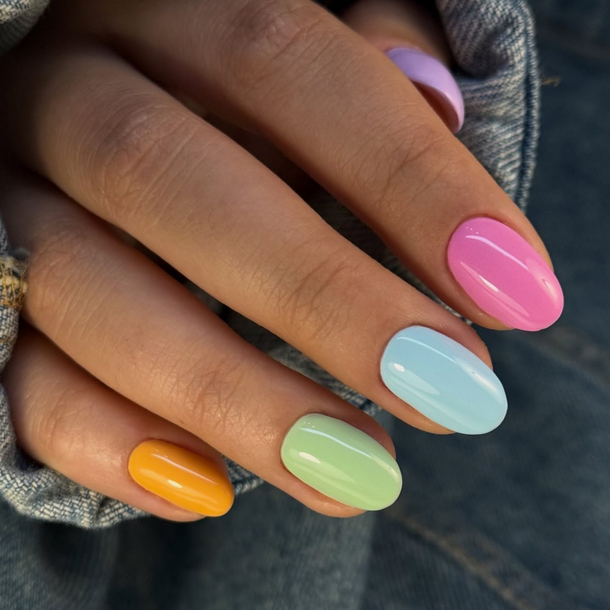 Пасхальный маникюр: стильные идеи без наивных рисунков