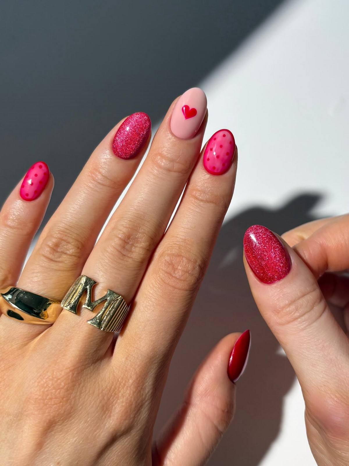 Пасхальный маникюр: стильные идеи без наивных рисунков