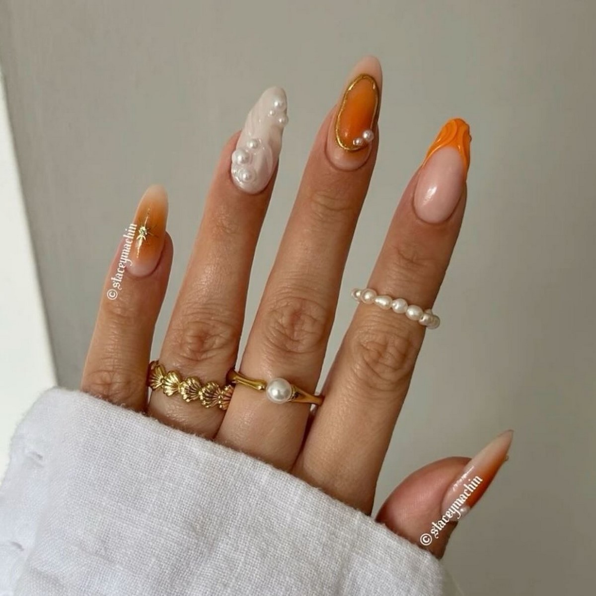Персик вместо нюда: маникюр, который правит весной 2026