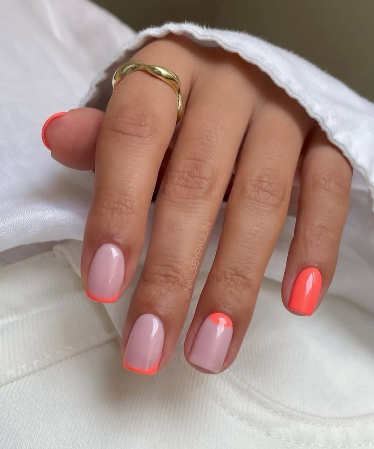Персик вместо нюда: маникюр, который правит весной 2026