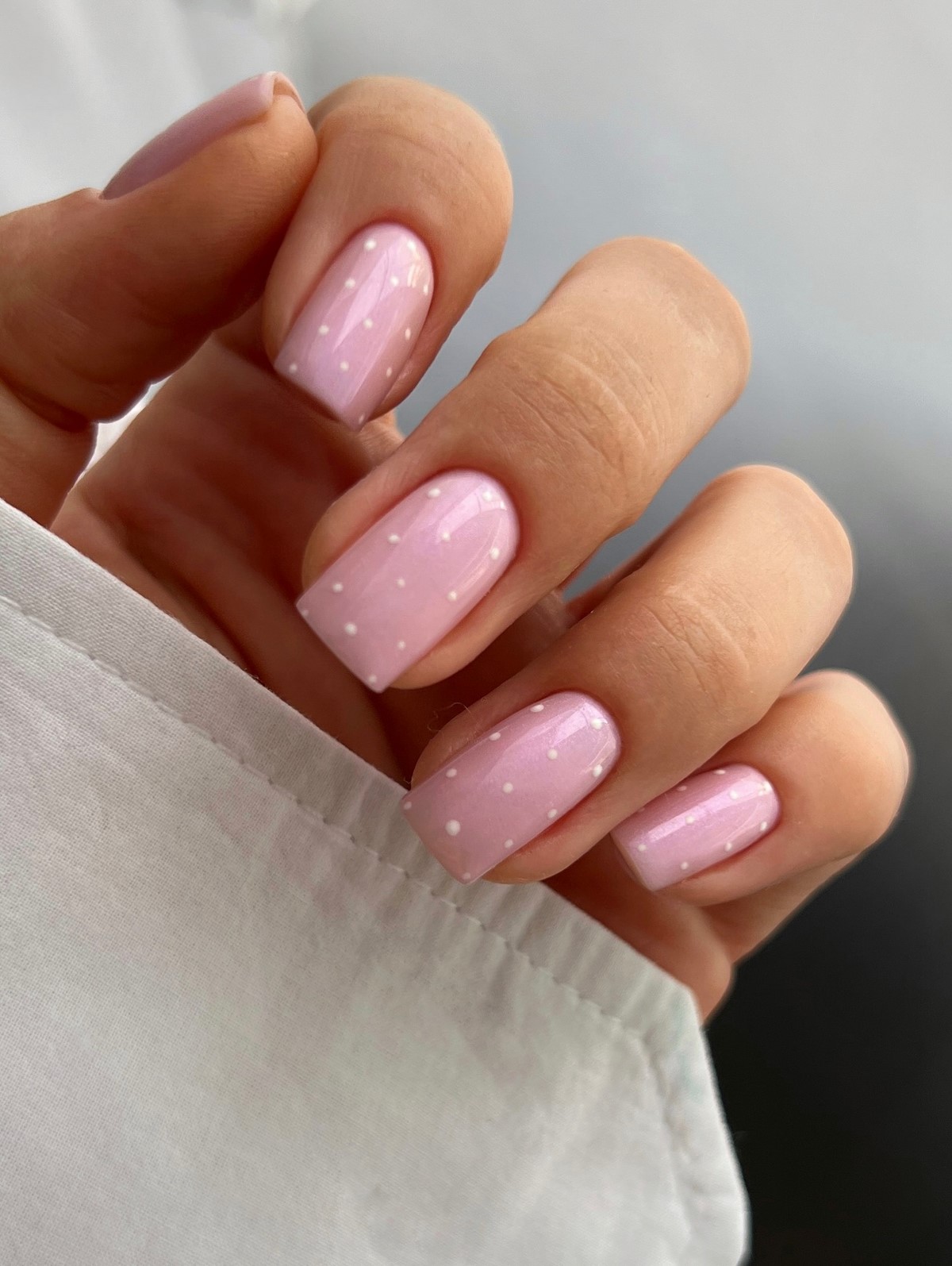 Розовый маникюр весны 2026: оттенки в тренде