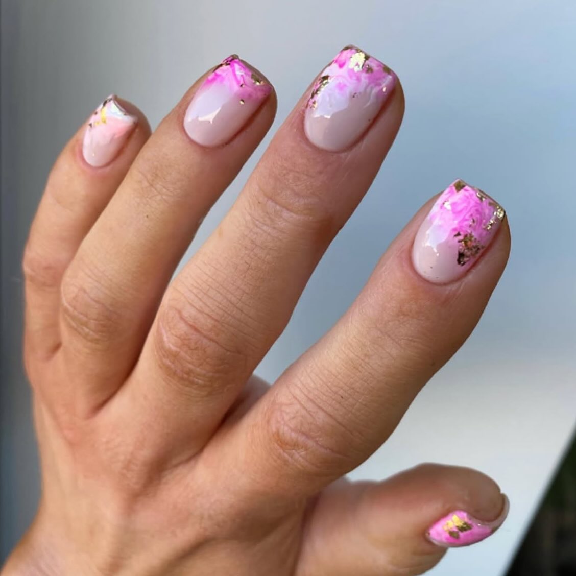 Цветочный маникюр возвращается: самые свежие идеи весны