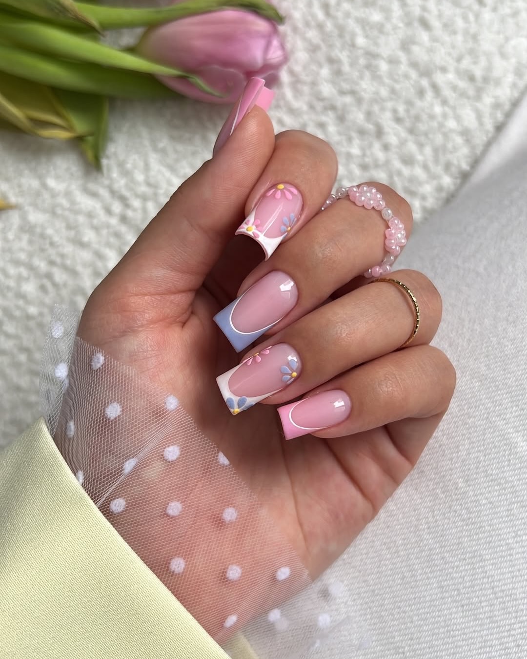 Цветочный маникюр возвращается: самые свежие идеи весны