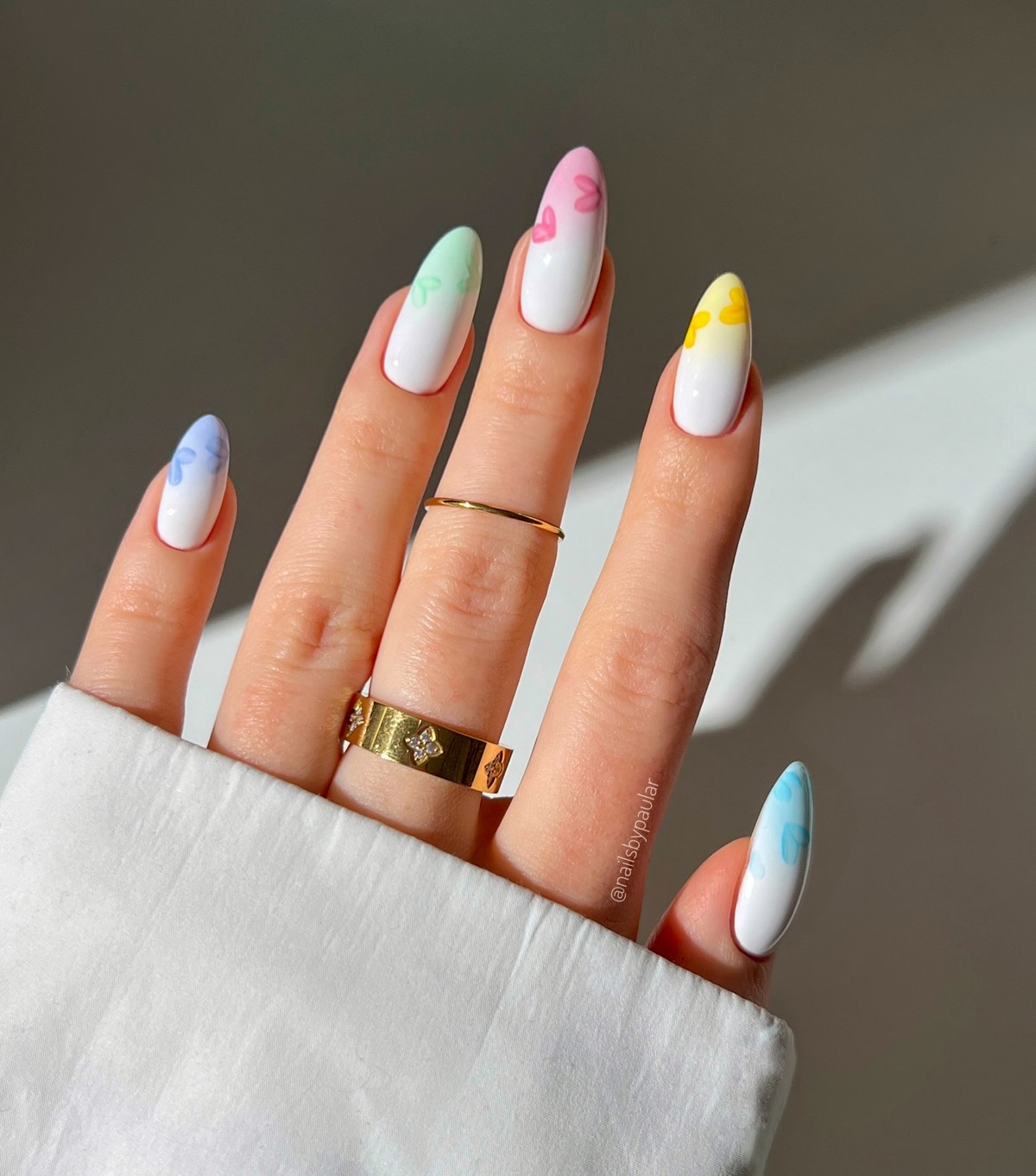 Весенний френч на апрель 2026: какой вариант действительно стоит выбрать