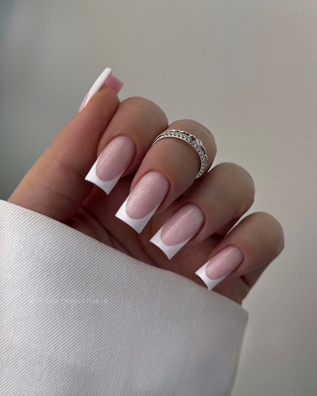 Весенний френч на апрель 2026: какой вариант действительно стоит выбрать