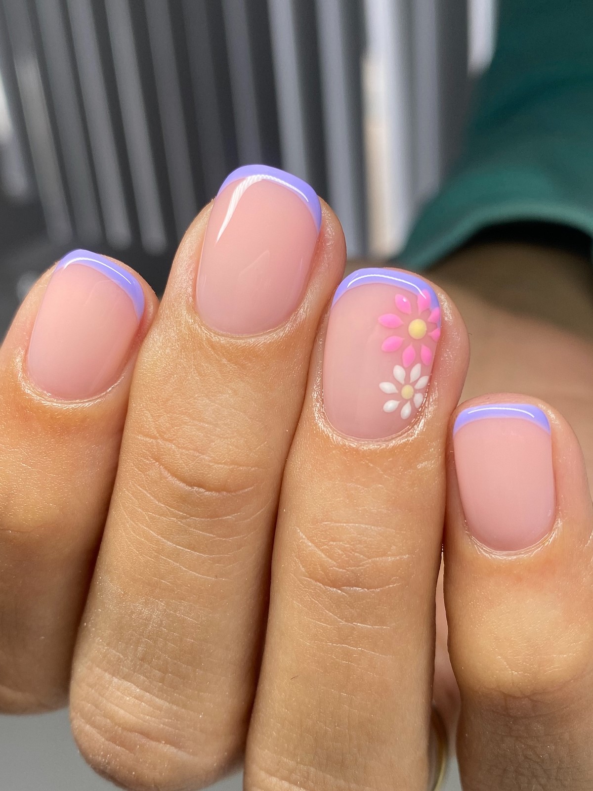 Весенний френч на апрель 2026: какой вариант действительно стоит выбрать