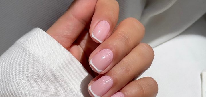 Френч в апреле 2026: тонкая линия и минимальный контраст