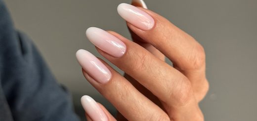 Ногти без дизайна: чистое покрытие и легкий вид на руках