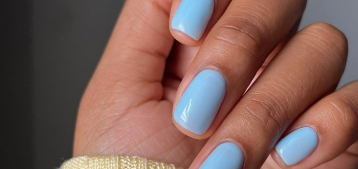 Один цвет или сочетание: какой маникюр выглядит чище в 2026