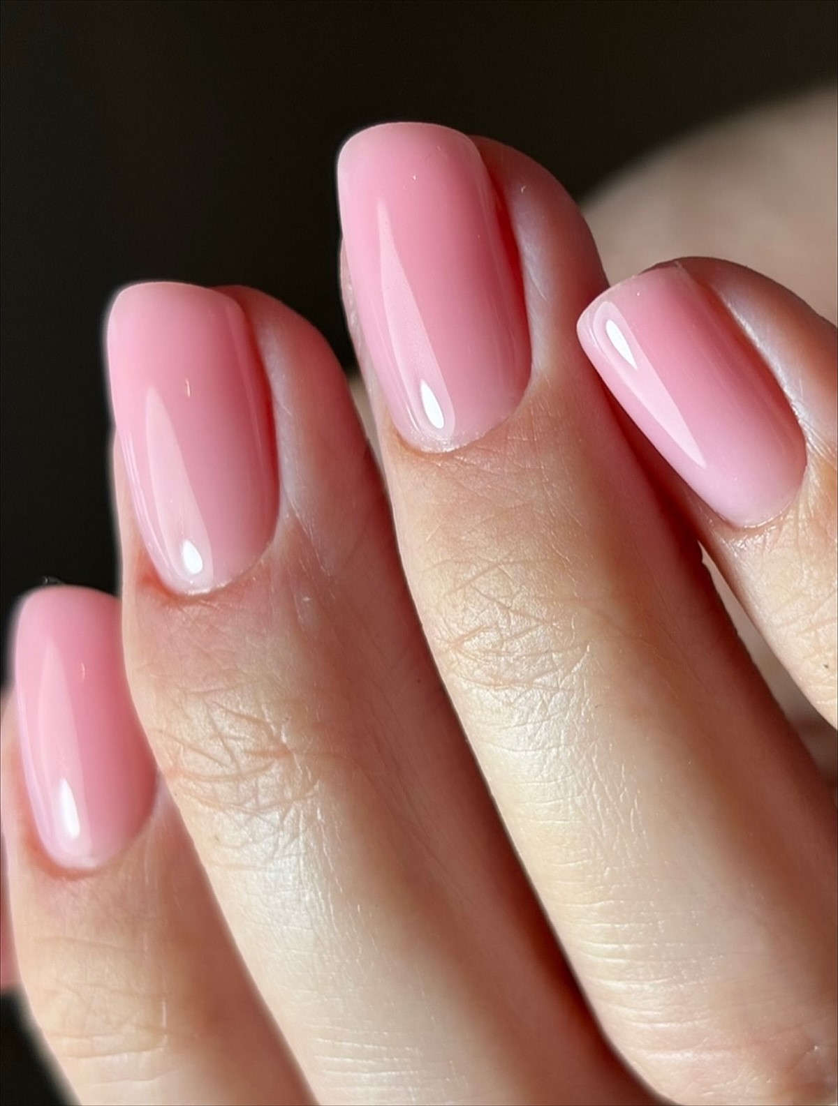 Светлый маникюр: 25 идей с чистым покрытием на ногтях