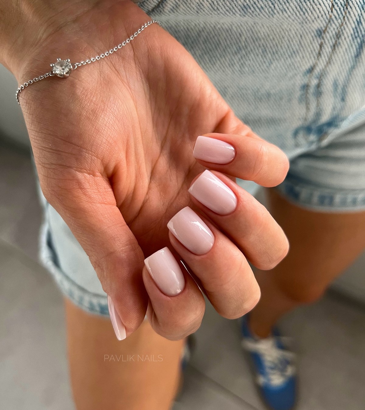 Маникюр, который резко набирает популярность и вытесняет привычные варианты