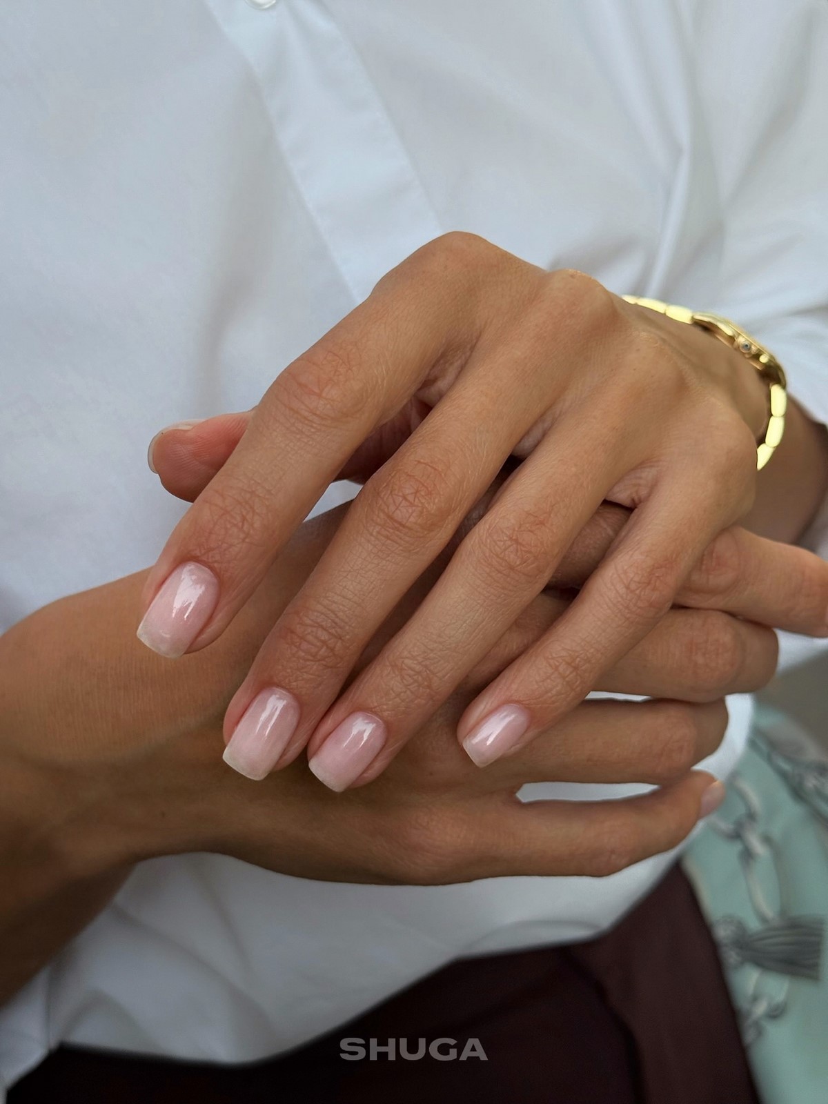 Ногти без дизайна: чистое покрытие и легкий вид на руках