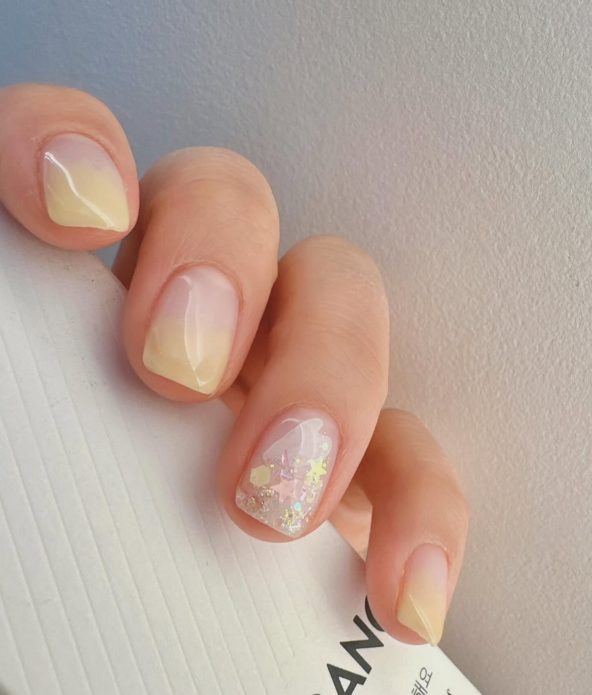 Маникюр с одной деталью: акцент без лишнего дизайна