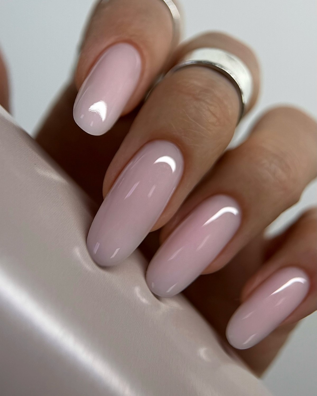 Маникюр, который подходит всем: 5 вариантов для аккуратного вида