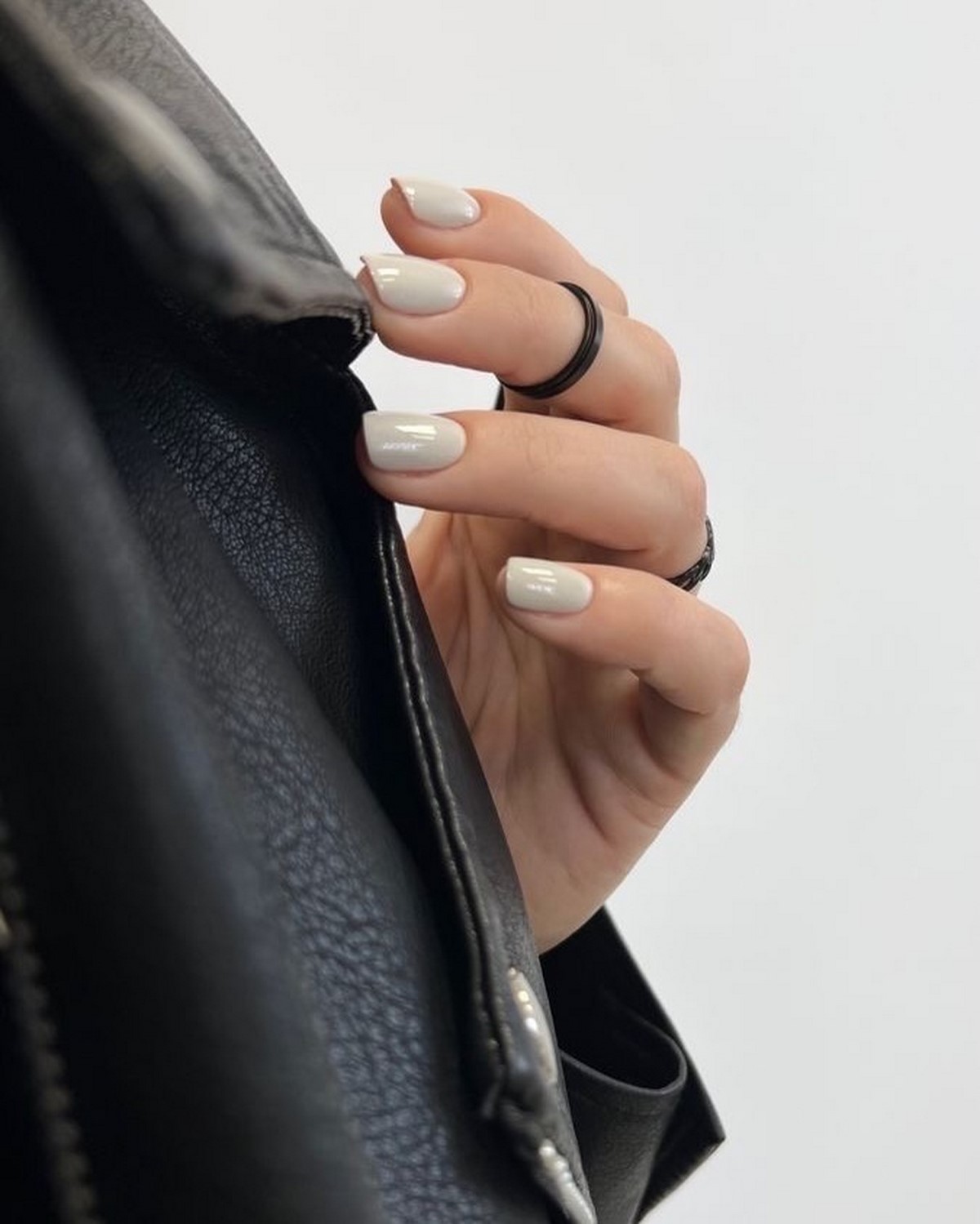 Маникюр, который старит руки: 5 дизайнов, от которых пора отказаться