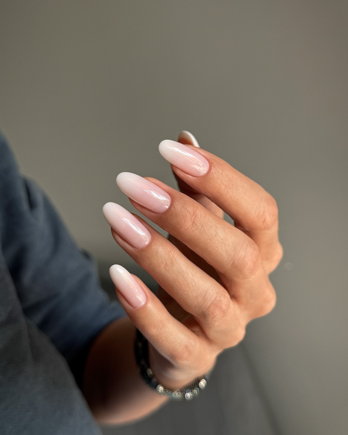 Маникюр, который резко набирает популярность и вытесняет привычные варианты