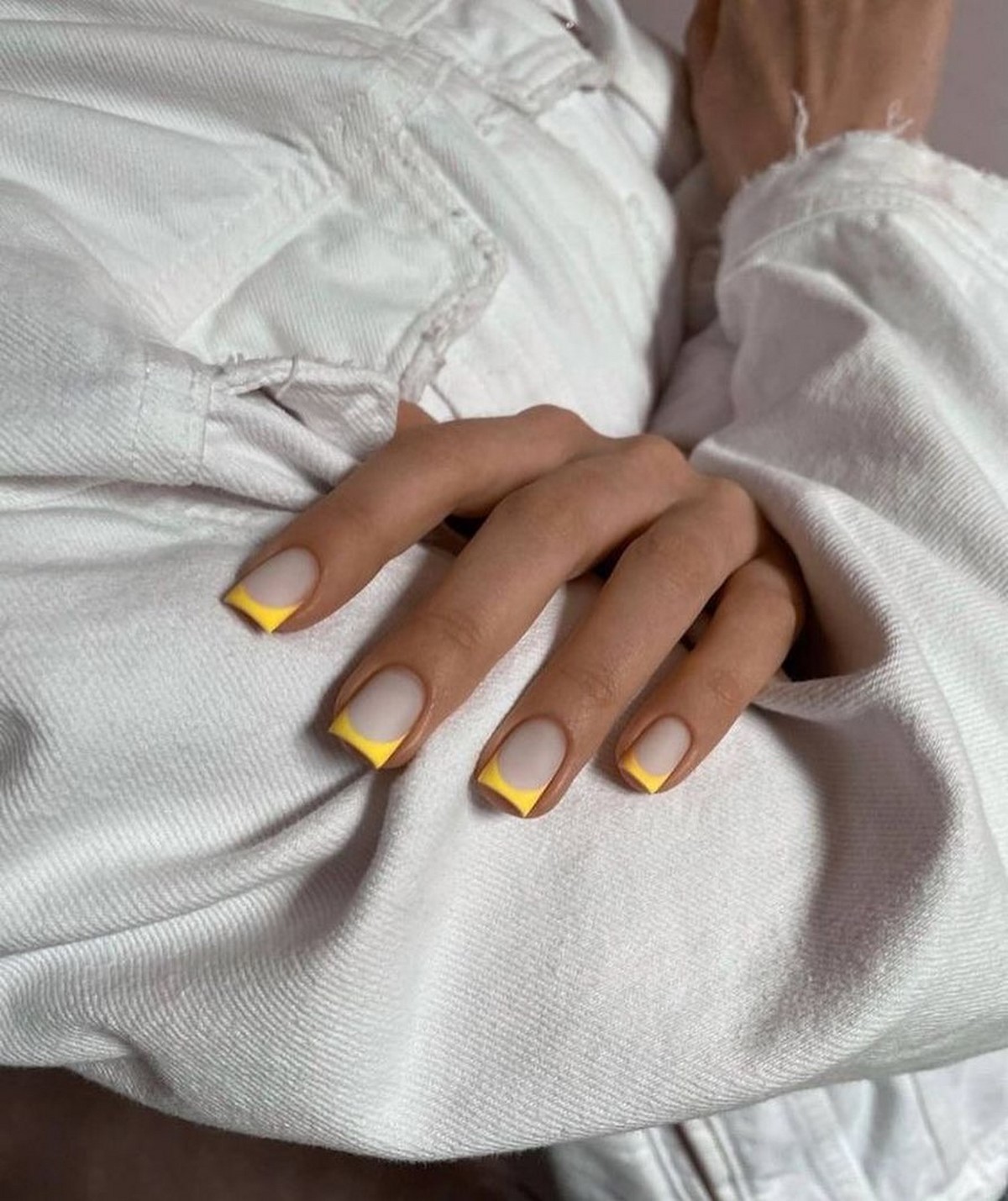 Короткие или длинные ногти: какой вариант смотрится лучше