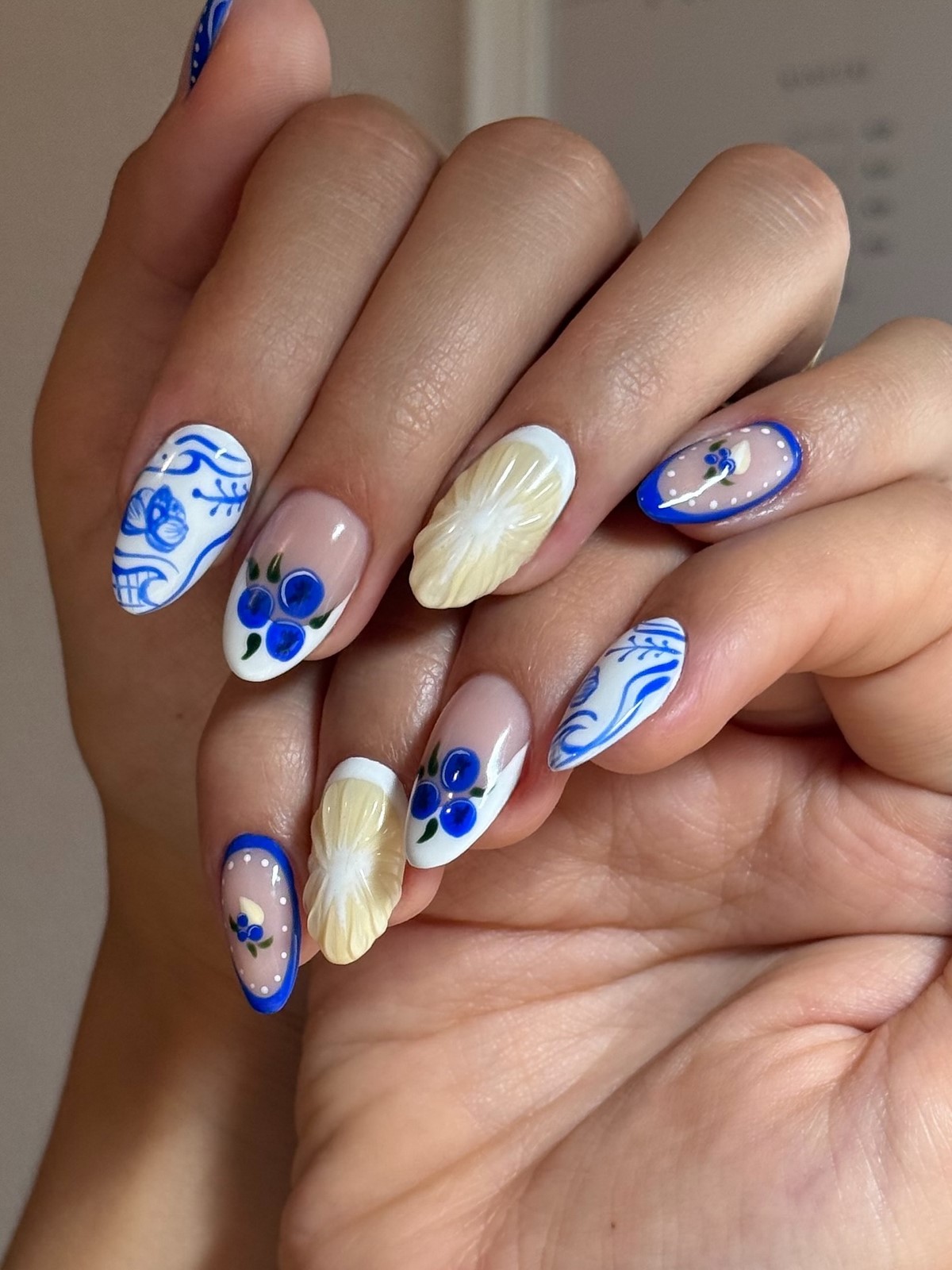 Маникюр, который старит руки: 5 дизайнов, от которых пора отказаться