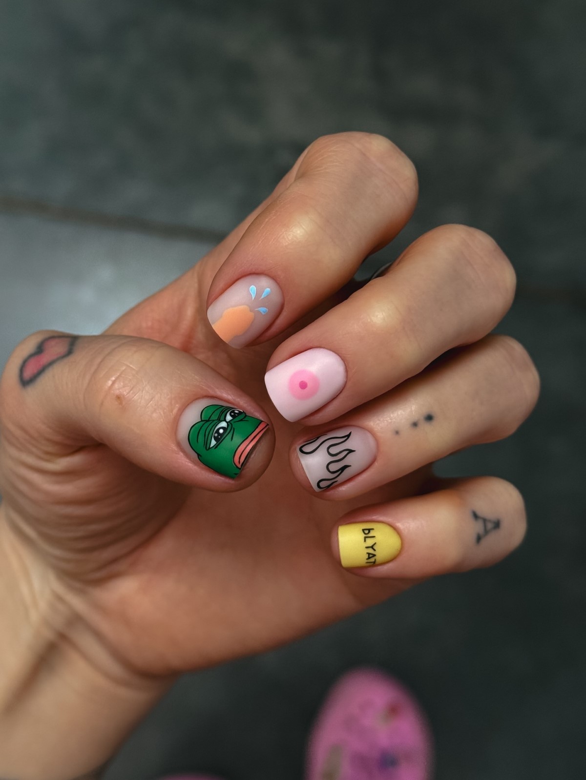 Маникюр, который старит руки: 5 дизайнов, от которых пора отказаться