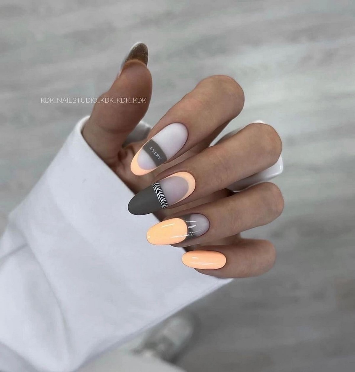 Маникюр, который выглядит дешево: 5 дизайнов, которые портят даже дорогой образ