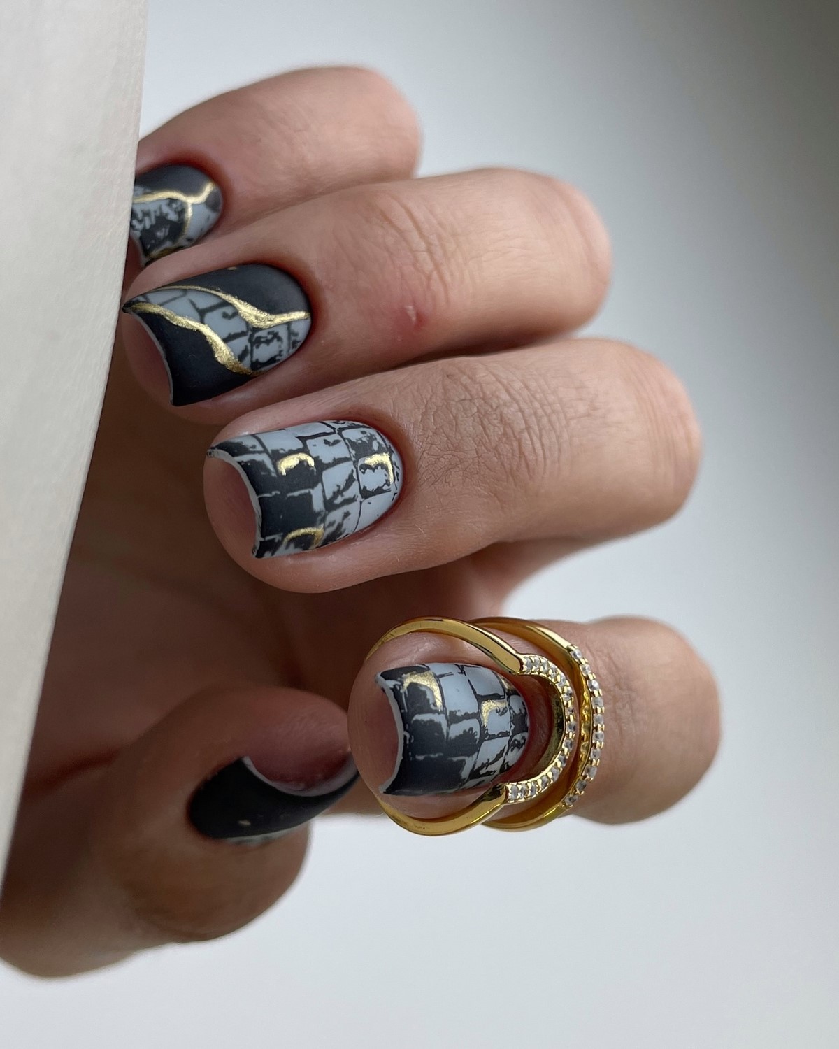 Маникюр, который выглядит дешево: 5 дизайнов, которые портят даже дорогой образ