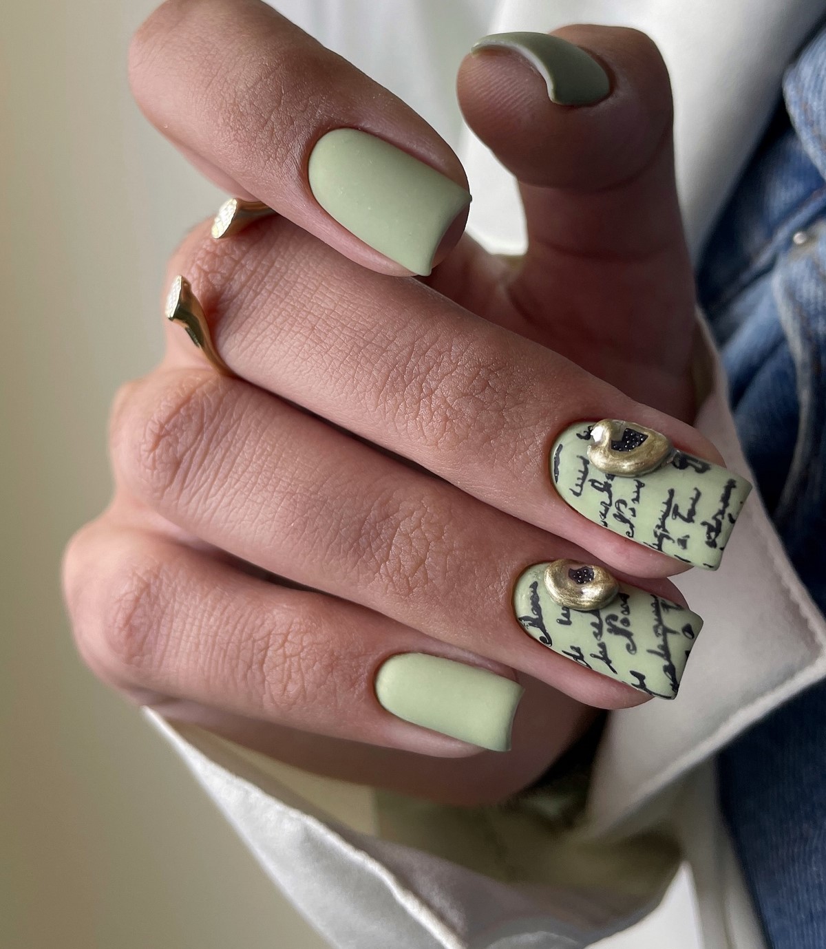 Маникюр, который выглядит дешево: 5 дизайнов, которые портят даже дорогой образ